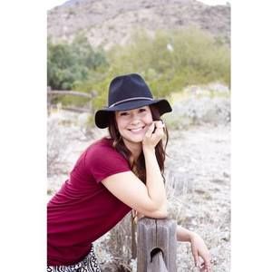 Meet your Posher, Tabitha